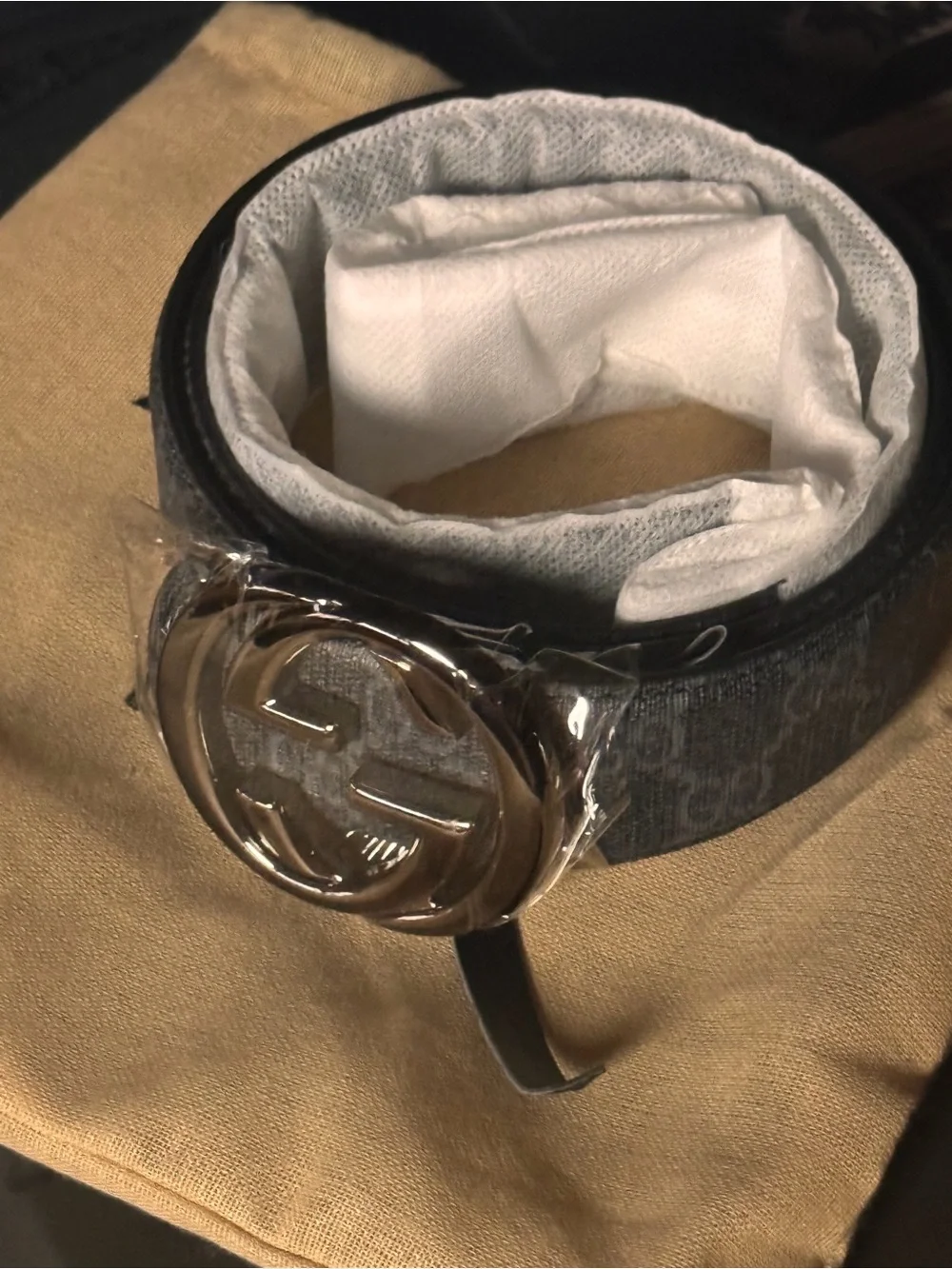Gucci Men “GG” belt w/ hole puncher